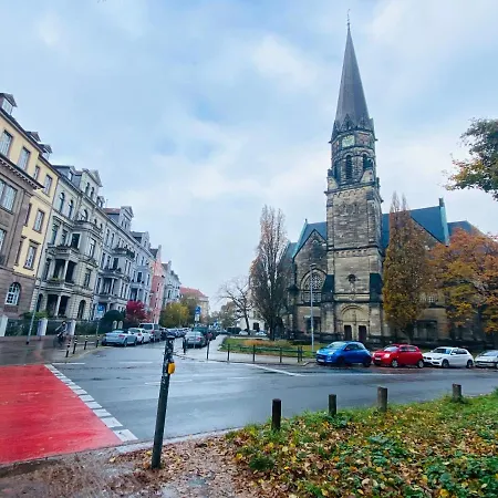 List 2 Bedroom Away From 하노버