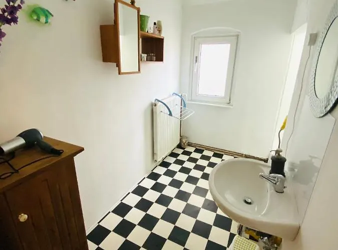 公寓 List 2 Bedroom Away From *